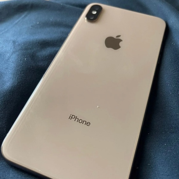 iPhone XS Max - Picture 2 of 7